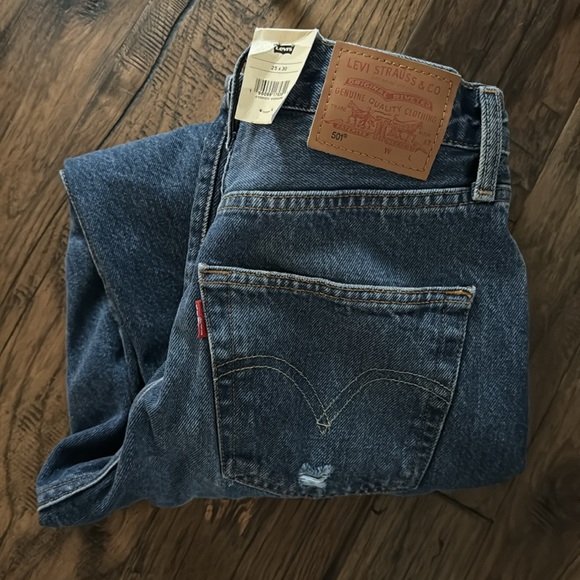 Levi's® Premium 501® ‘90S Women’s Jeans in Fever Pitch - Medium Wash - Picture 11 of 15